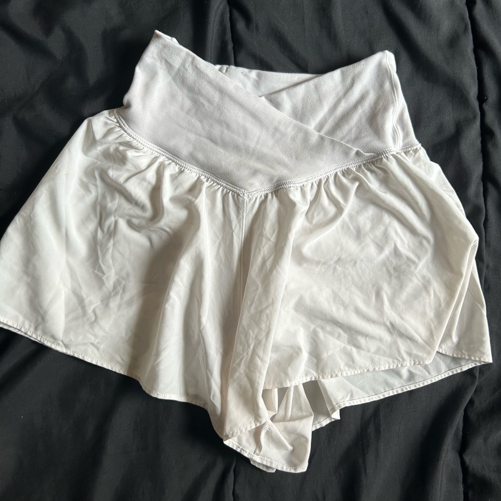 Aerie Offline Crossover Shorts in White perfect Condition, Size XS
